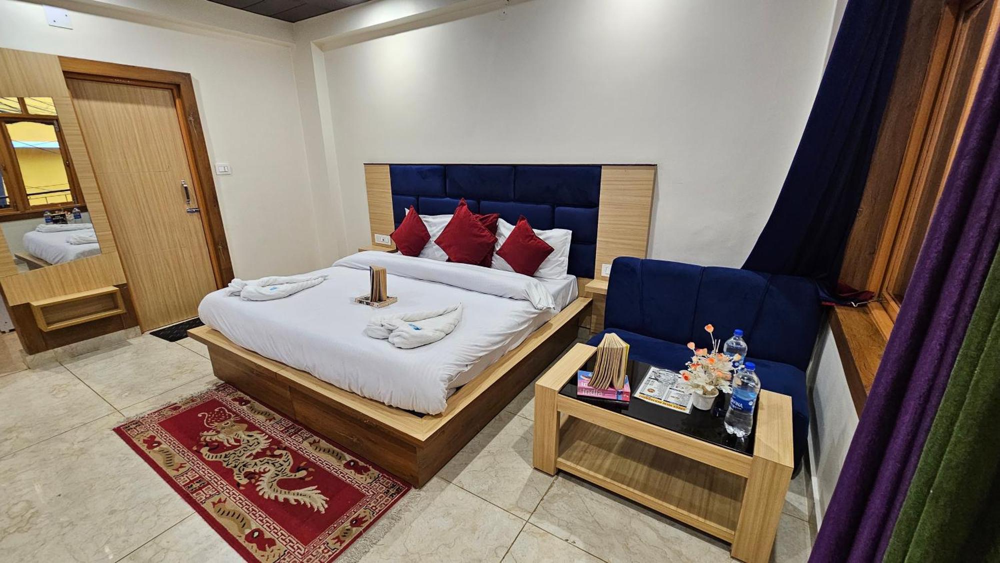 Green View Hotel And Restaurant ماكليود غانج المظهر الخارجي الصورة