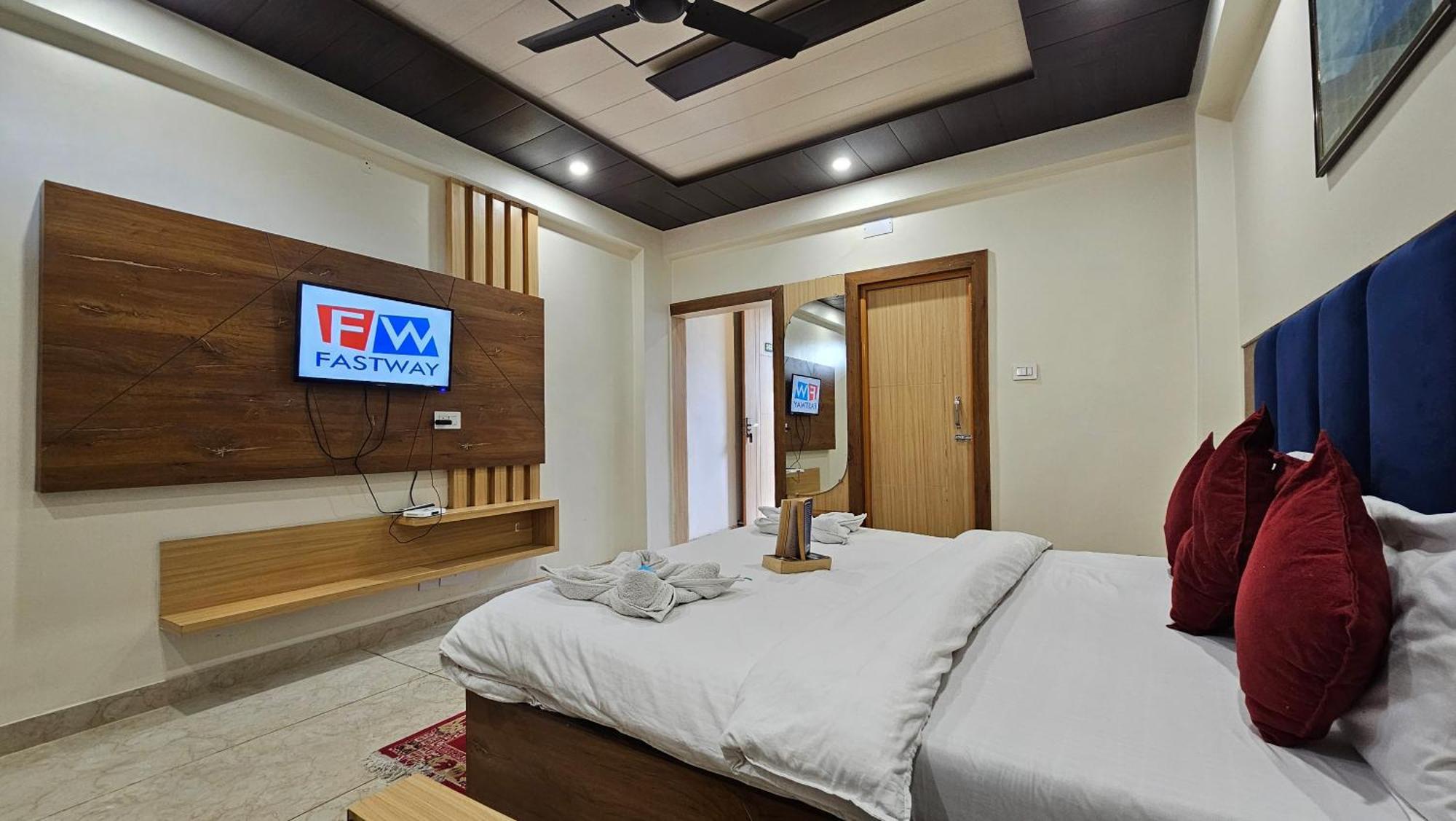Green View Hotel And Restaurant ماكليود غانج المظهر الخارجي الصورة