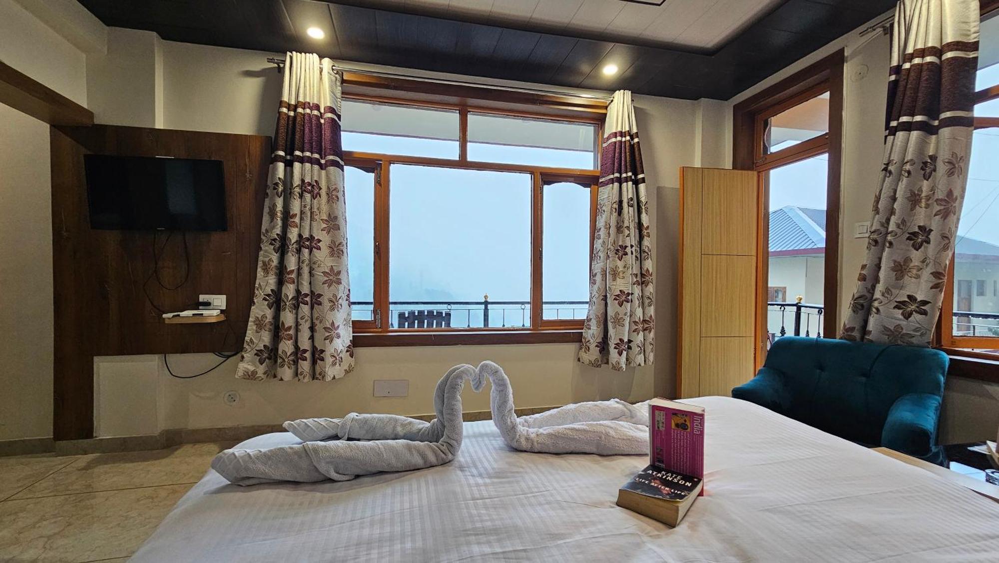 Green View Hotel And Restaurant ماكليود غانج المظهر الخارجي الصورة