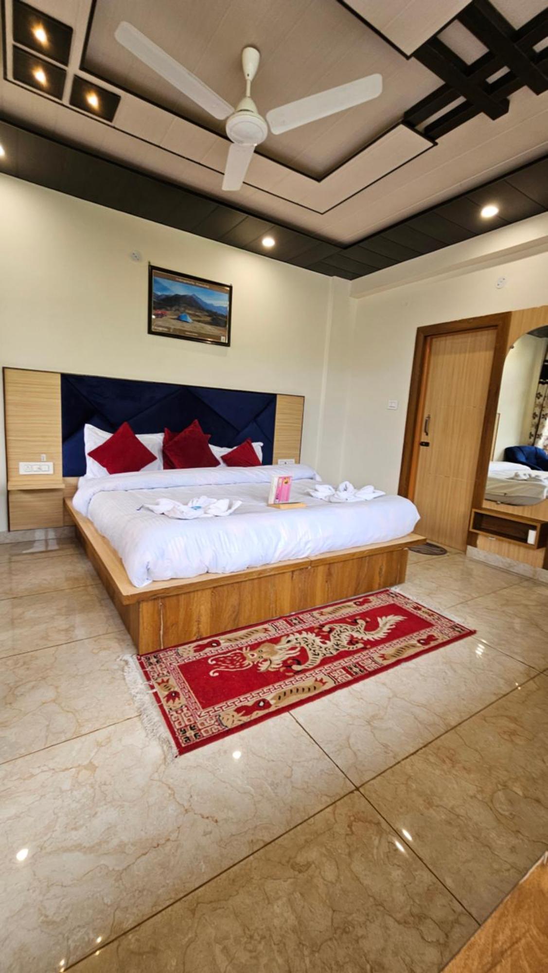 Green View Hotel And Restaurant ماكليود غانج المظهر الخارجي الصورة