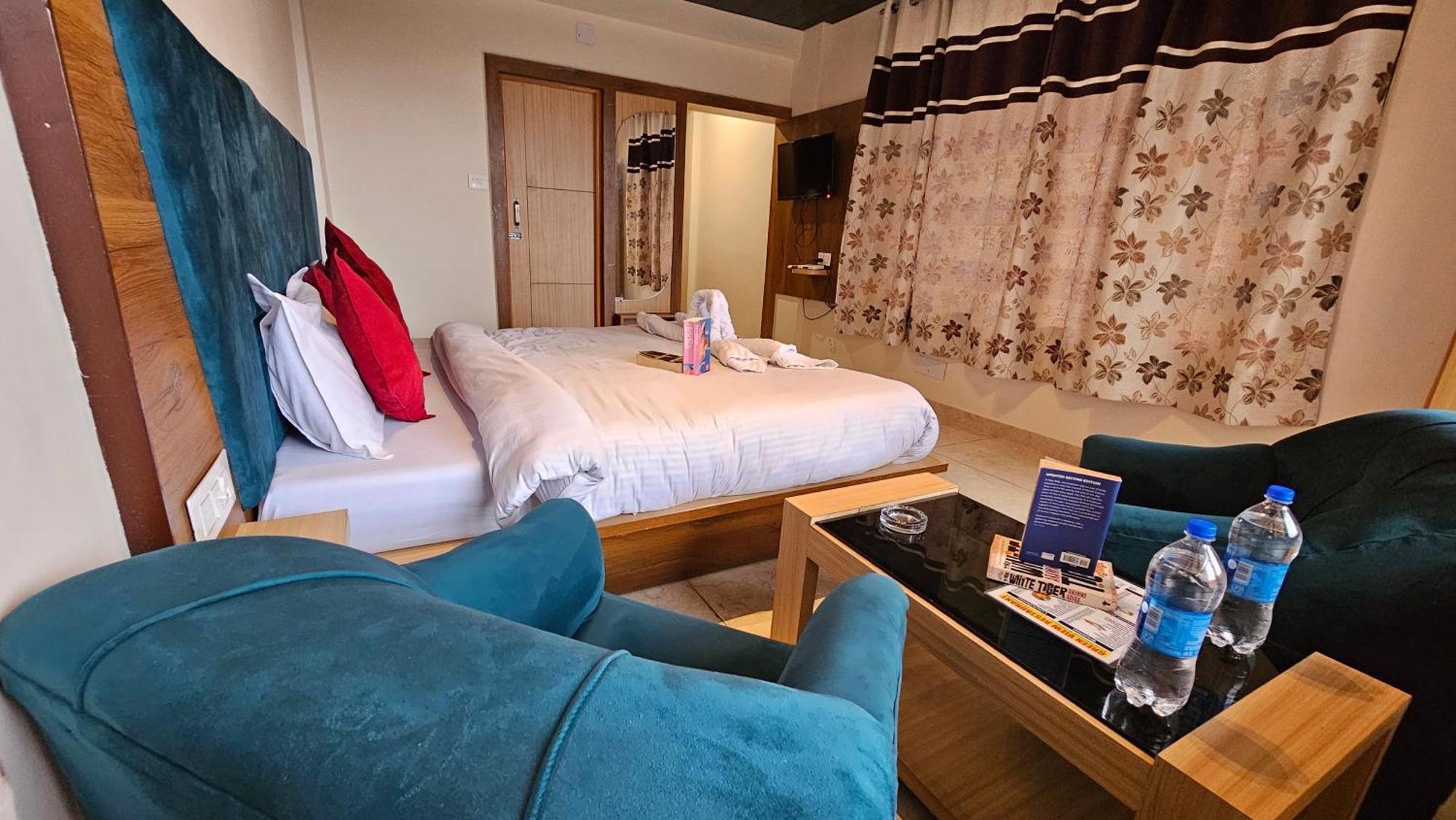 Green View Hotel And Restaurant ماكليود غانج المظهر الخارجي الصورة